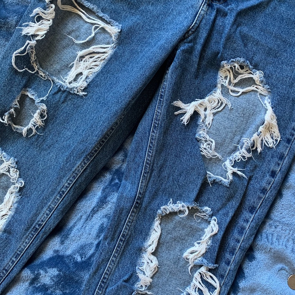 BDG Mom Jeans With Rips - Picture 4 of 4